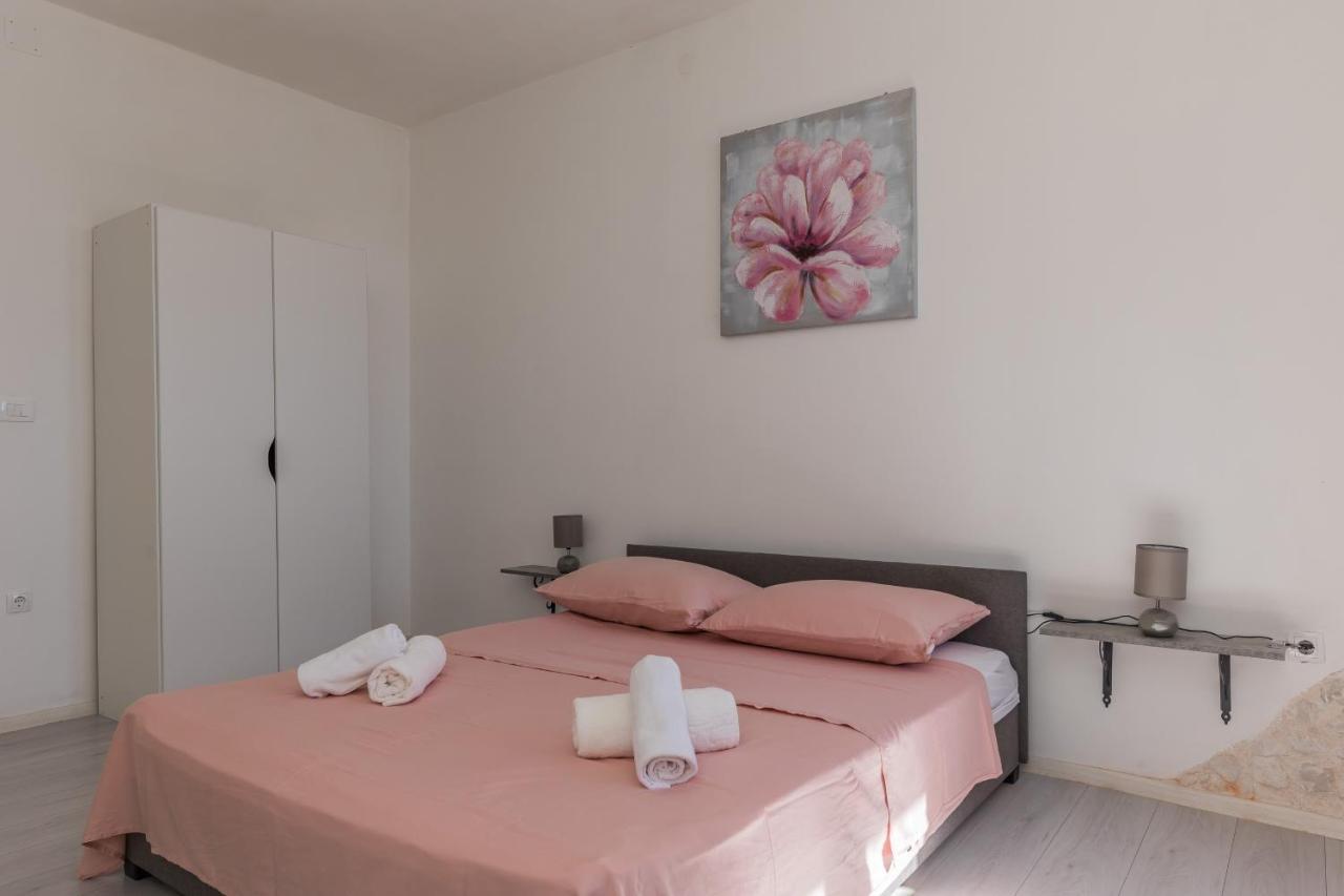 Seafront Apartments Karlo Kaštela Esterno foto