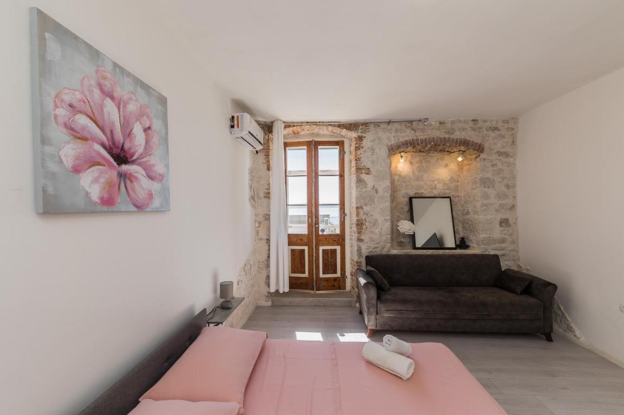 Seafront Apartments Karlo Kaštela Esterno foto