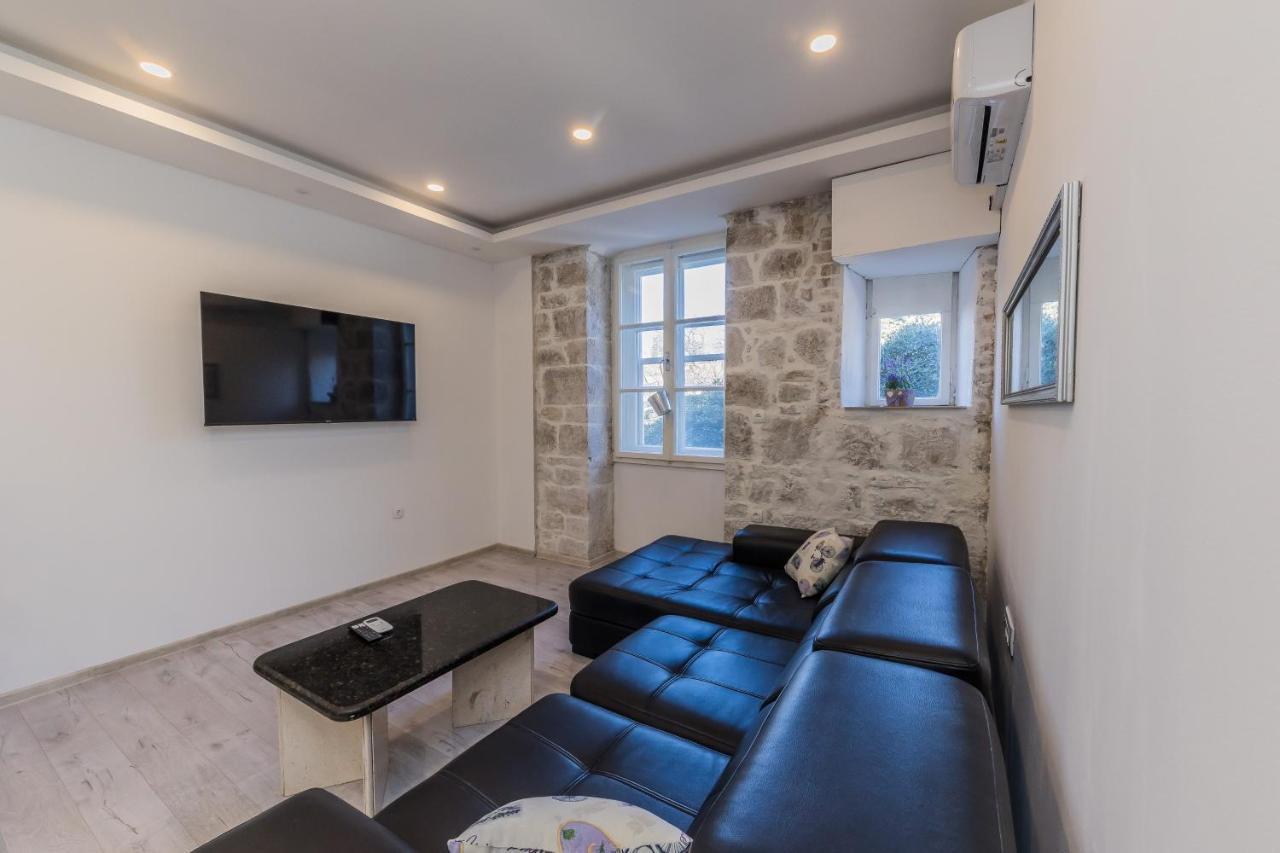 Seafront Apartments Karlo Kaštela Esterno foto