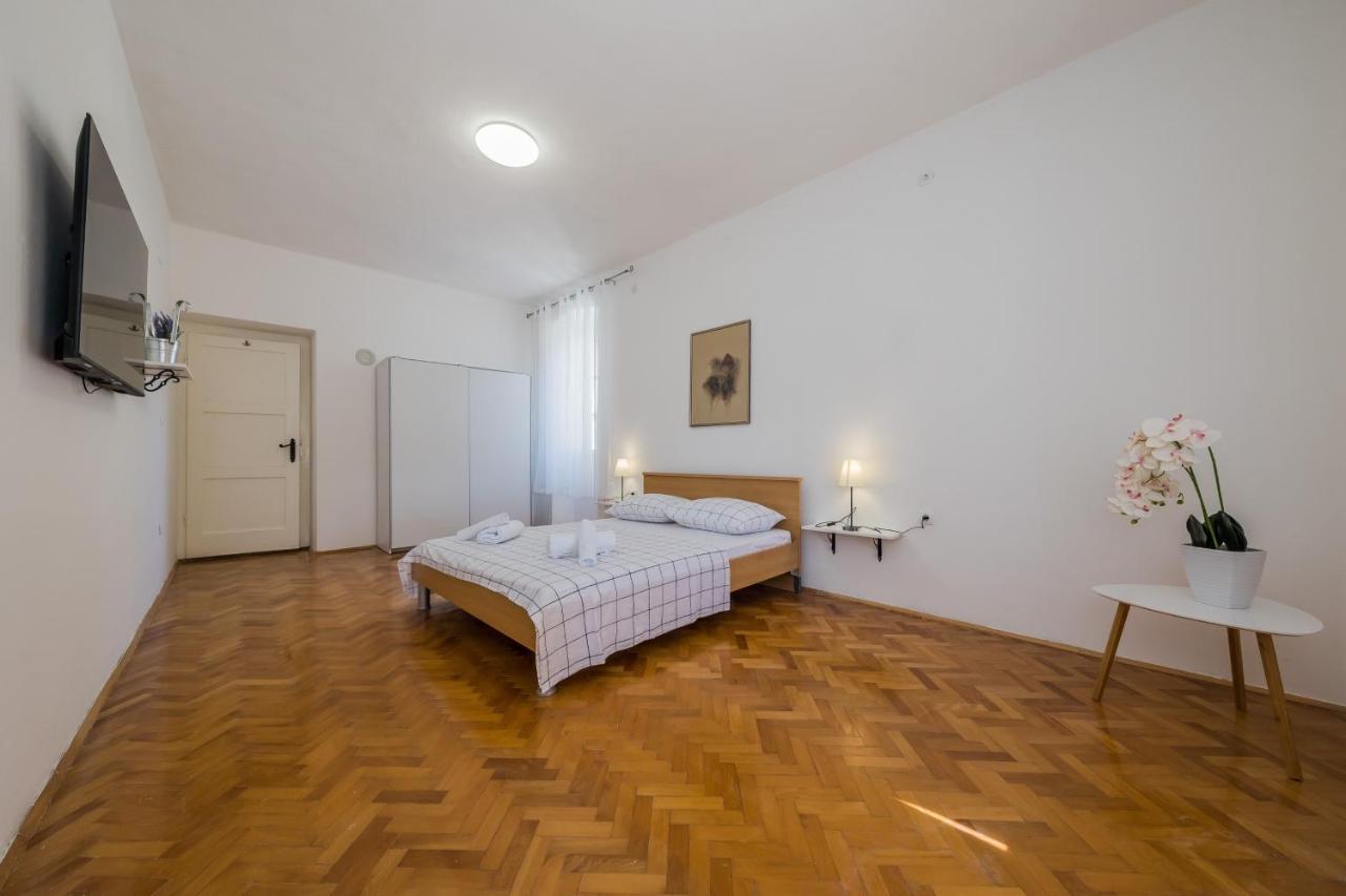 Seafront Apartments Karlo Kaštela Esterno foto